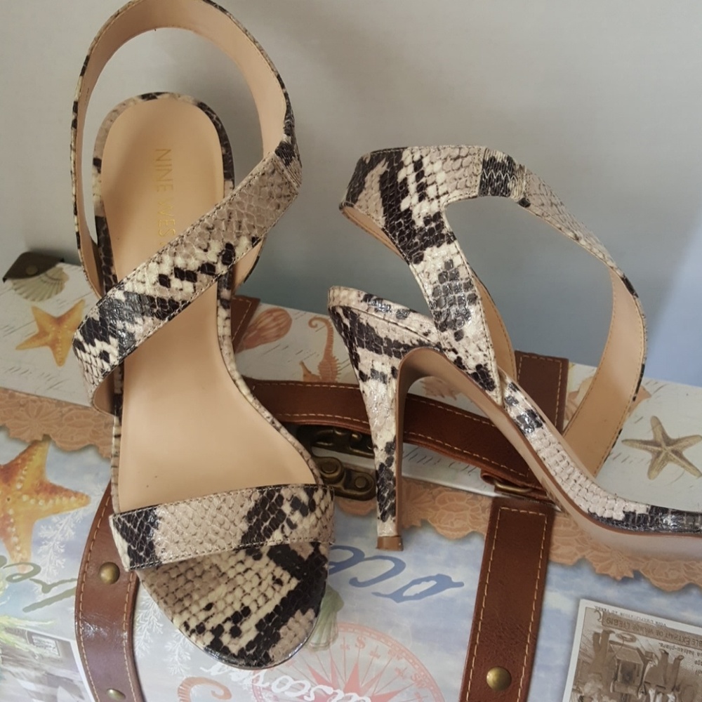 Nine West snakeskin textured Sandal heel
